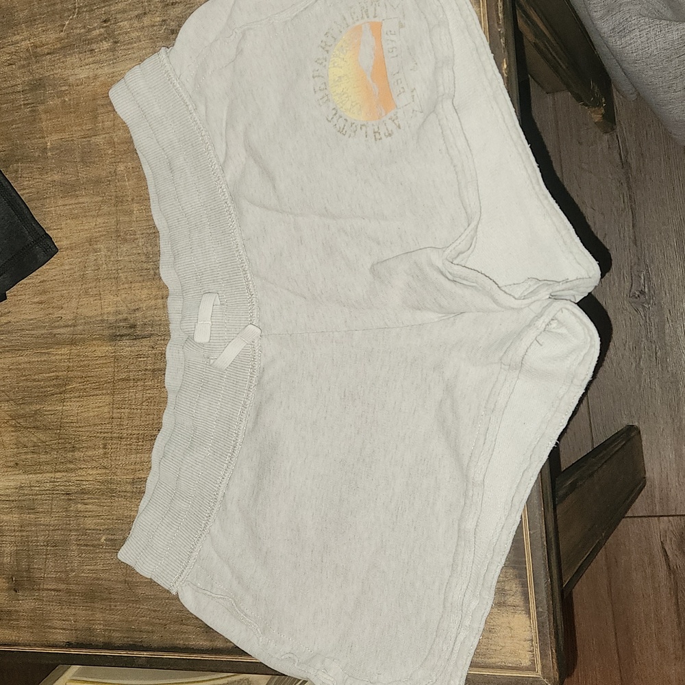 Shorts - Picture 2 of 4